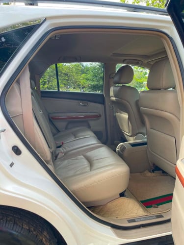 ចង់លក់Lexus RX330សេរីឆ្នាំ2004ប៉ុង1half full Optionតំលៃ20900$ចរចារ