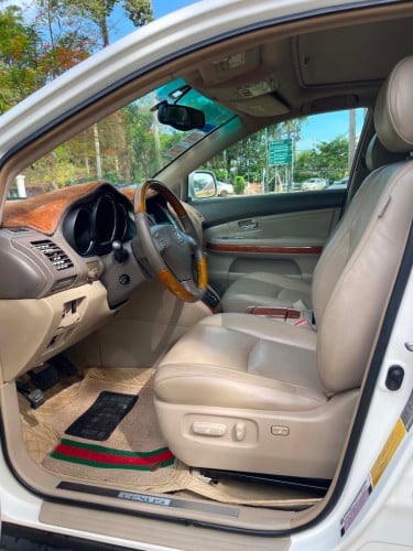 ចង់លក់Lexus RX330សេរីឆ្នាំ2004ប៉ុង1half full Optionតំលៃ20900$ចរចារ