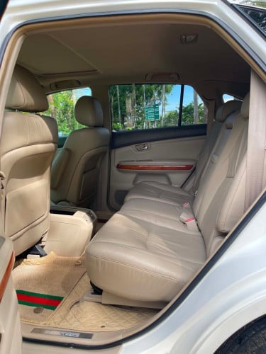 ចង់លក់Lexus RX330សេរីឆ្នាំ2004ប៉ុង1half full Optionតំលៃ20900$ចរចារ