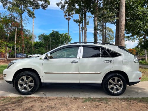 ចង់លក់Lexus RX330សេរីឆ្នាំ2004ប៉ុង1half full Optionតំលៃ20900$ចរចារ