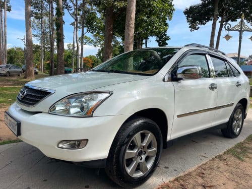 ចង់លក់Lexus RX330សេរីឆ្នាំ2004ប៉ុង1half full Optionតំលៃ20900$ចរចារ