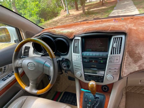 ចង់លក់Lexus RX330សេរីឆ្នាំ2004ប៉ុង1half full Optionតំលៃ20900$ចរចារ