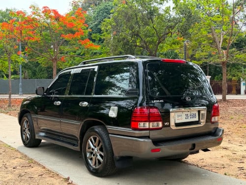 ឡានលក់សេរីLexusLX470ឆ្នាំផលិត2002Fullសាំងនឹងហ្គាស់ស្រេចឡានសុំណុំតំលៃ12900$ចរចារខ្លះធានាខ្ចីរៀបចំស្រេ