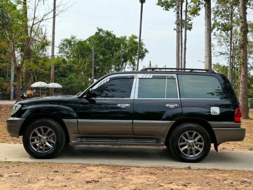 ឡានលក់សេរីLexusLX470ឆ្នាំផលិត2002Fullសាំងនឹងហ្គាស់ស្រេចឡានសុំណុំតំលៃ12900$ចរចារខ្លះធានាខ្ចីរៀបចំស្រេ
