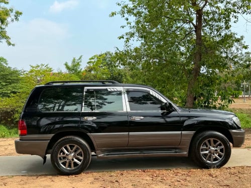 ឡានលក់សេរីLexusLX470ឆ្នាំផលិត2002Fullសាំងនឹងហ្គាស់ស្រេចឡានសុំណុំតំលៃ12900$ចរចារខ្លះធានាខ្ចីរៀបចំស្រេ