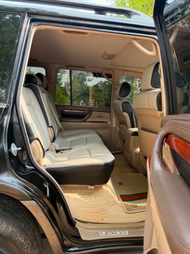 ឡានលក់សេរីLexusLX470ឆ្នាំផលិត2002Fullសាំងនឹងហ្គាស់ស្រេចឡានសុំណុំតំលៃ12900$ចរចារខ្លះធានាខ្ចីរៀបចំស្រេ