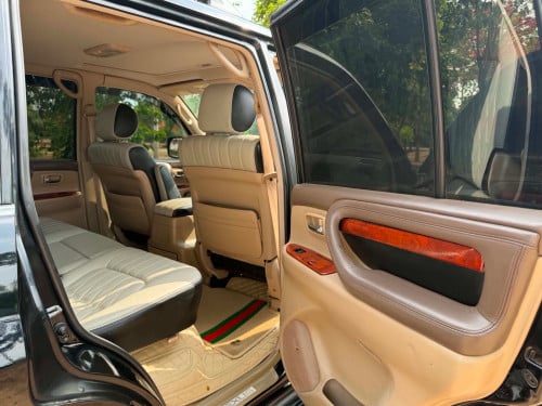 ឡានលក់សេរីLexusLX470ឆ្នាំផលិត2002Fullសាំងនឹងហ្គាស់ស្រេចឡានសុំណុំតំលៃ12900$ចរចារខ្លះធានាខ្ចីរៀបចំស្រេ