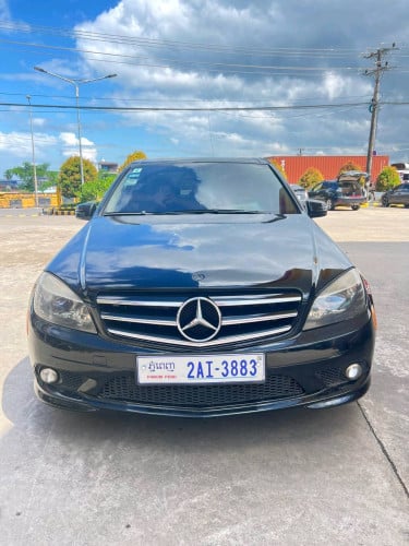 ឡានលក់Mercedes Benz C300 year 2010ធានាឡានស្អាត ស៊ីសាំងតិចតំលៃ13800$ចរចា0966074444