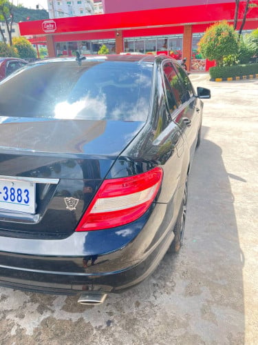 ឡានលក់Mercedes Benz C300 year 2010ធានាឡានស្អាត ស៊ីសាំងតិចតំលៃ13800$ចរចា0966074444