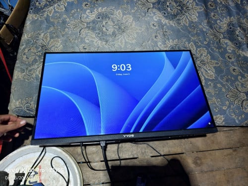 លក់ monitor 27in 100hz នៅស្អាតទាំងអស់ អត់មានខូចខាតអ្វីទេអត់តែជើង