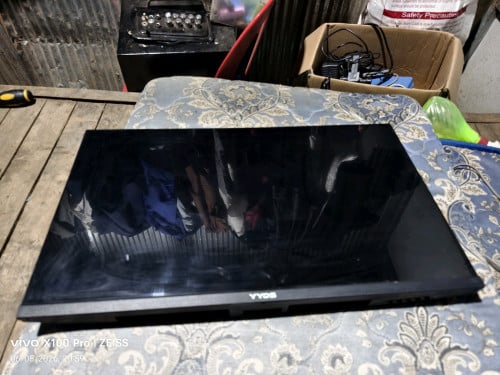 លក់ monitor 27in 100hz នៅស្អាតទាំងអស់ អត់មានខូចខាតអ្វីទេអត់តែជើង