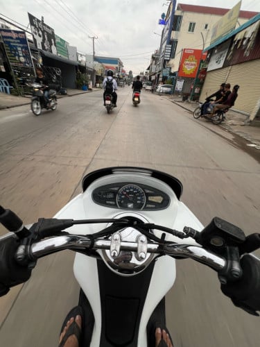 លក់ Pcx ក្រដាស់ណន្ធ ឆ្នាំ 2013 សានុំតាន់