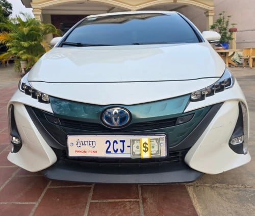 ឡានជួល​ Prius 013. ១ថ្ងៃ​ 45$