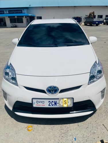 ឡានជួល​ Prius 013. ១ថ្ងៃ​ 45$