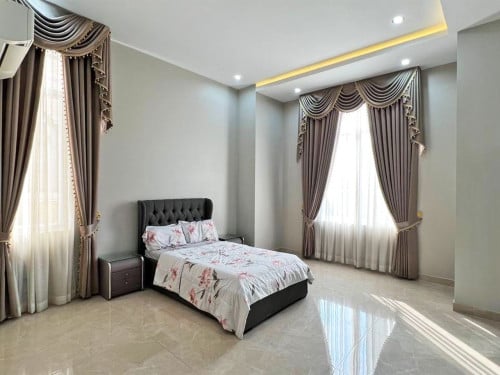 វីឡាឃ្វីន កែង (Queen Villa) ទល់មុខសួន ក្នុងបុរី ព្រីមៀរអង្គរភ្នំពេញ ត្រូវការលក់បន្ទាន់ខ្លាំង