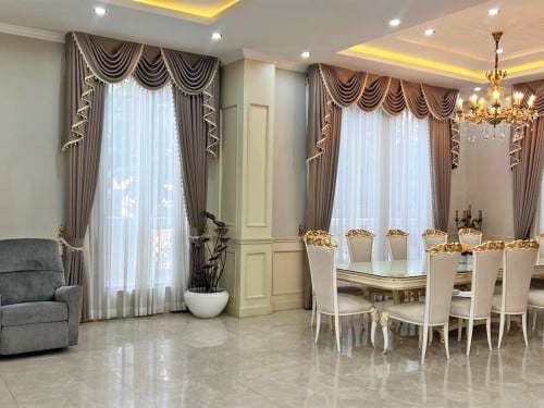 វីឡាឃ្វីន កែង (Queen Villa) ទល់មុខសួន ក្នុងបុរី ព្រីមៀរអង្គរភ្នំពេញ ត្រូវការលក់បន្ទាន់ខ្លាំង