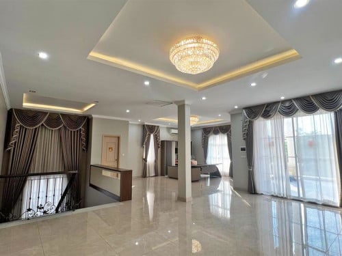 វីឡាឃ្វីន កែង (Queen Villa) ទល់មុខសួន ក្នុងបុរី ព្រីមៀរអង្គរភ្នំពេញ ត្រូវការលក់បន្ទាន់ខ្លាំង
