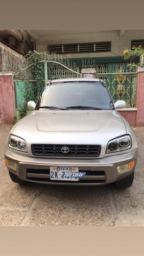 ឡានលក់ RAV4 L ឆ្នាំ97 ពណ៌ទឹកប្រាក់