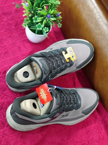 ស្បែកជើង Skechers Original