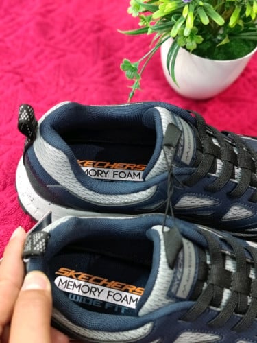 ស្បែកជើង Skechers Original