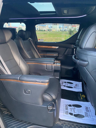 ថ្មីខ្លាំង​ Toyota Alphard 2016 V6 Full Option VIP seat ( ស្លាកលេខ)