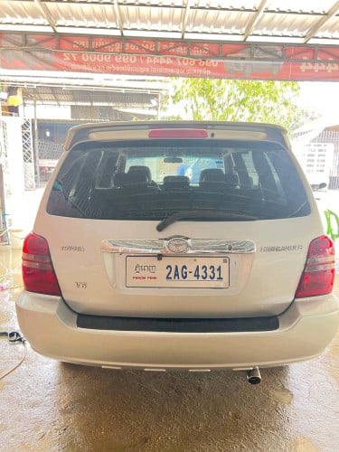 ឡានលក់Toyota Highlander 2002ប៉ុង1ធានាឡានស្អាតតំលៃ13500$ចរចា0966074444
