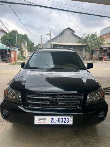 ឡានលក់Toyota Highlander 2002ប៉ុង2ឡានស្អាតតំលៃ10200$ចរចា0966074444