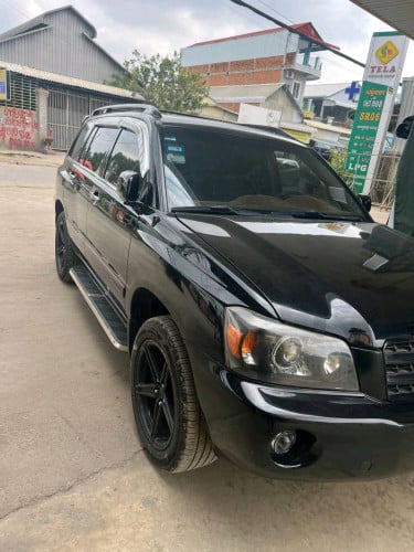 ឡានលក់Toyota Highlander 2002ប៉ុង2ឡានស្អាតតំលៃ10200$ចរចា0966074444