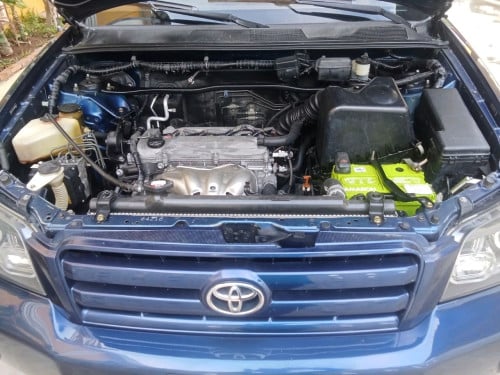 ឡានលក់Toyota Highlander 2004ម៉ាស៊ិន4ប៉ុង2 ឡានស្អាតតំលៃ14200$ចរចារ0966074444