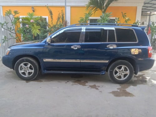 ឡានលក់Toyota Highlander 2004ម៉ាស៊ិន4ប៉ុង2 ឡានស្អាតតំលៃ14200$ចរចារ0966074444