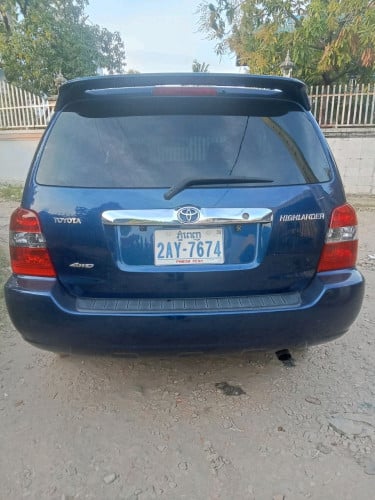 ឡានលក់Toyota Highlander 2004ម៉ាស៊ិន4ប៉ុង2 ឡានស្អាតតំលៃ14200$ចរចារ0966074444