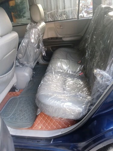 ឡានលក់Toyota Highlander 2004ម៉ាស៊ិន4ប៉ុង2 ឡានស្អាតតំលៃ14200$ចរចារ0966074444