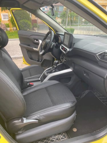 ឡានលក់ Toyota Raize 2023 ទើបប្រើរបាន2ម៉ឺនគីឡូឡាននៅថ្មីតំលៃ18200$ចរចា0966074444