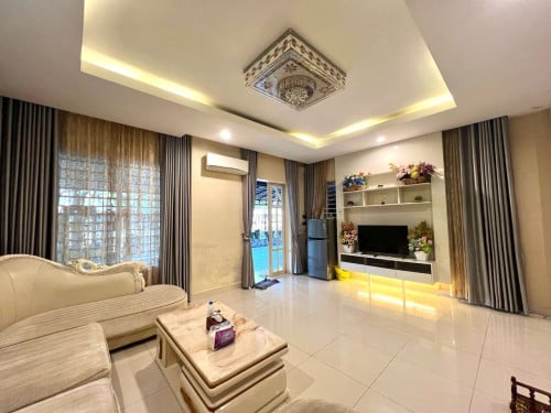 !!វីឡាភ្លោះ​ ម្ចាស់ផ្ទះចង់លក់បន្ទាន់! || Twin Villa on sale