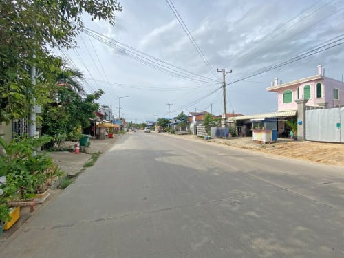 🏘 ដី ក្នុងសង្កាត់ព្រៃស នៅជិតសាលាសង្កាត់ព្រៃស  ត្រូវការលក់បន្ទាន់ខ្លាំង (កូដ៖ A06-006988)