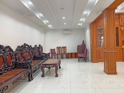 🏘 វីឡាទោល ​កែង (Single Villa) ក្នុងបុរី ឡុងនី3 ត្រូវការលក់បន្ទាន់ខ្លាំង ​(កូដ៖ A06-085994)