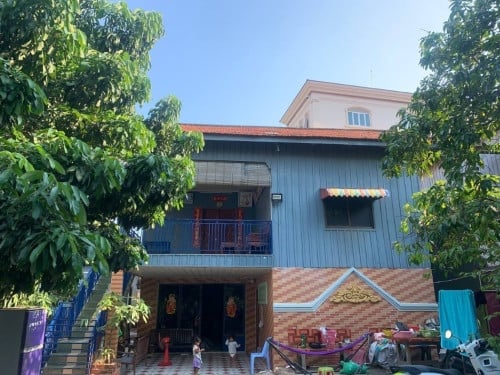 🏞️ ដីលក់ | ជ្រោយចង្វារជិតទន្លេ