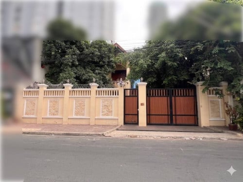 🏡 8 Bedroom Villa for Rent in BKK1, Phnom Penh | Large Land Size