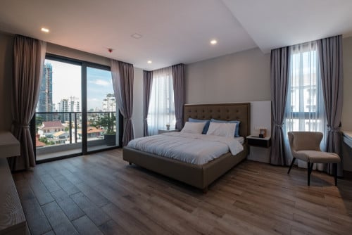 🏡 Luxury 3 Bedroom Apartment for Rent in BKK1 | 138sqm | Pool, Gym & Sauna | $2,900/Month