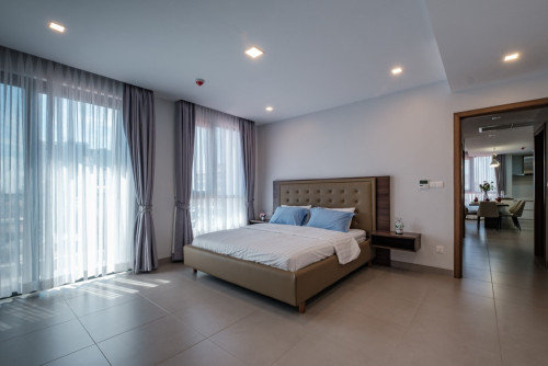 🏡 Luxury 3 Bedroom Apartment for Rent in BKK1 | 138sqm | Pool, Gym & Sauna | $2,900/Month