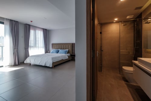 🏡 Luxury 3 Bedroom Apartment for Rent in BKK1 | 138sqm | Pool, Gym & Sauna | $2,900/Month