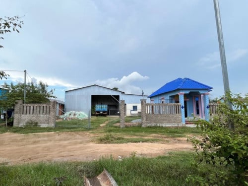 🏦House for Available for Urgent Sale at a Special Price (Negotiable).