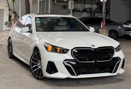 🔥BMW528i 012🆙2025 សាំងចំណេញគ្រឿងលេងច្រេីន ឡានមូលអត់បុក តម្លៃសាង
