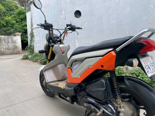 015 ម៉ាស៊ីនស្រួយកាត់គ្រី។