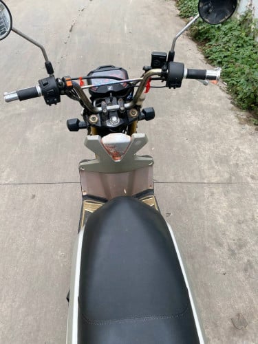 015 ម៉ាស៊ីនស្រួយកាត់គ្រី។