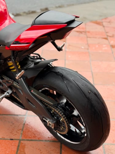 2015 R1 ខ្ចីញេញ​