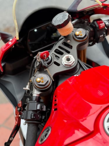 2015 R1 ខ្ចីញេញ​