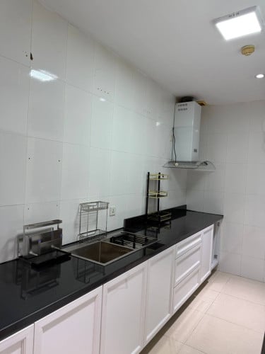 3BR for rent in Rose condo