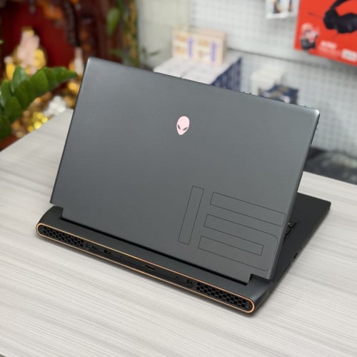 Alienware M15 R7 (NVIDIA RTX3060)789$
