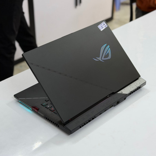 ASUS ROG Strix Scar 15 (NVIDIA RTX3070Ti)